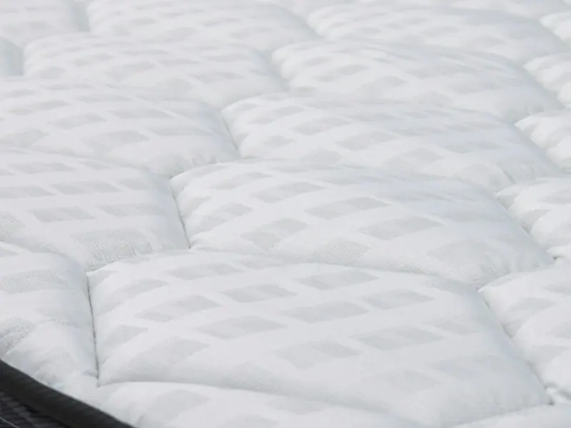 Matelas avant et après nettoyage par injection-extraction à Strasbourg